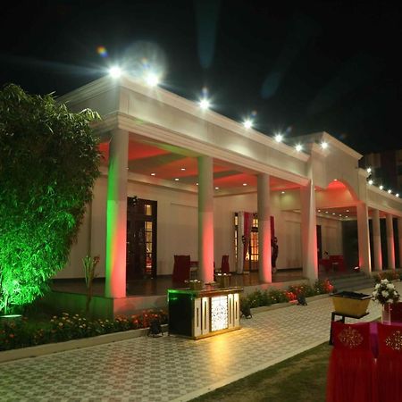 Hotel Executive Club Bareilly Exterior foto