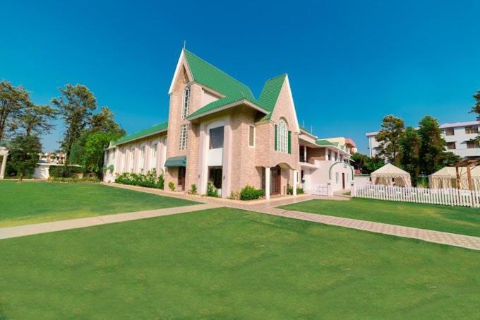 Hotel Executive Club Bareilly Exterior foto